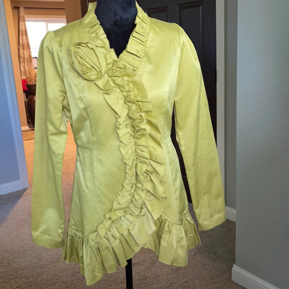 Unique and flashy like green jacket.